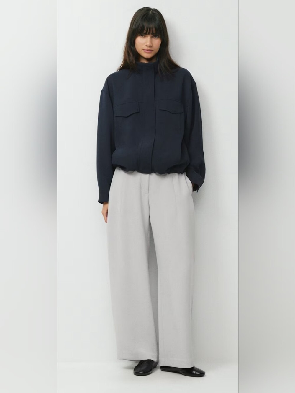 Aritzia FIRE! NWT! The New Helix Barrel Pant-Crepette in Monument Grey. Sz 00.